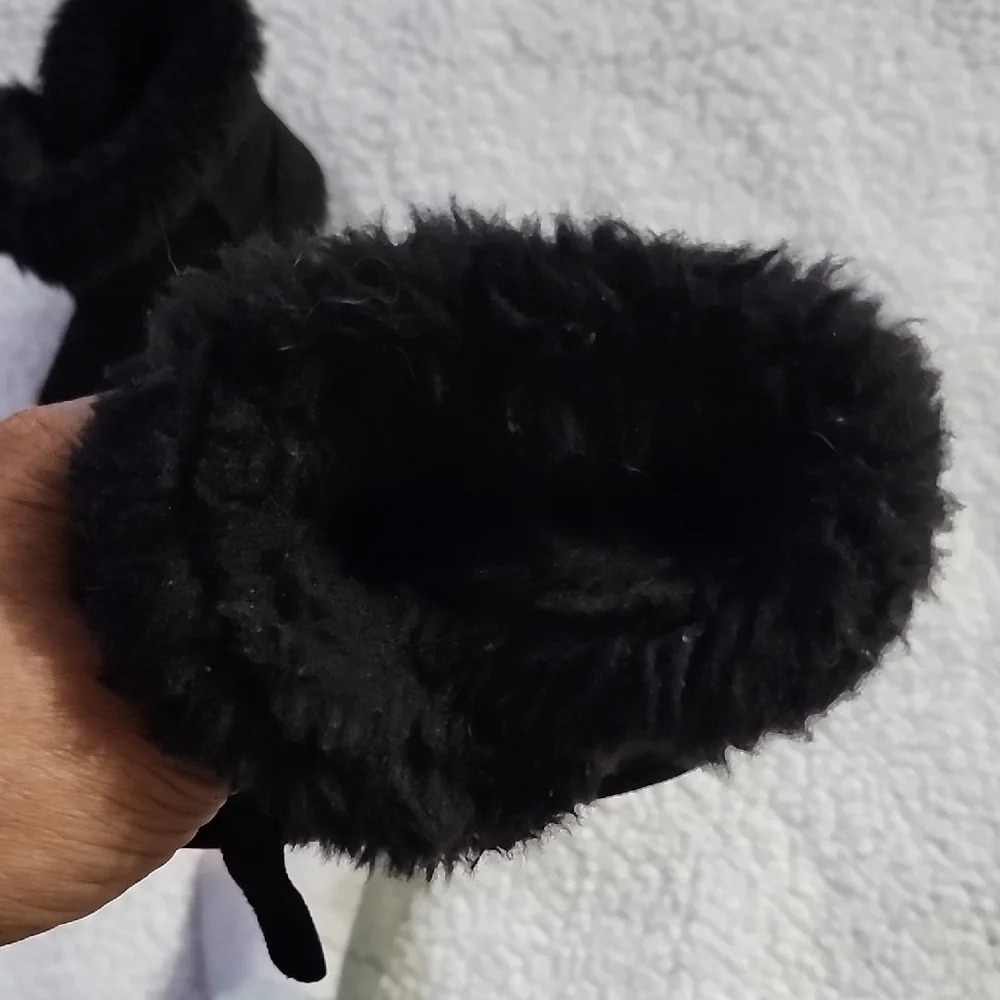 The Children's Place Black Fuzzy Boots